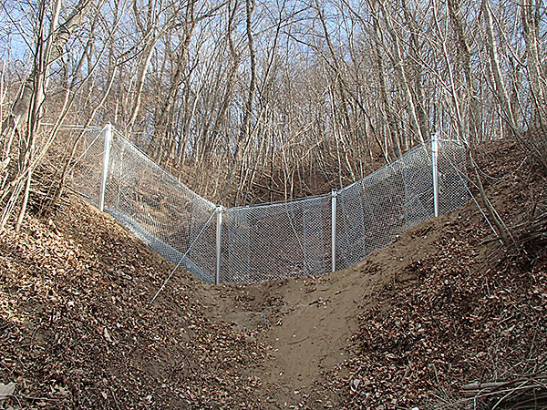 写真3　群馬県吾妻郡長野原町川原湯地先にてビストフェンスを設置しました