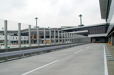 ブラストフェンス 成田空港(千葉県成田市)